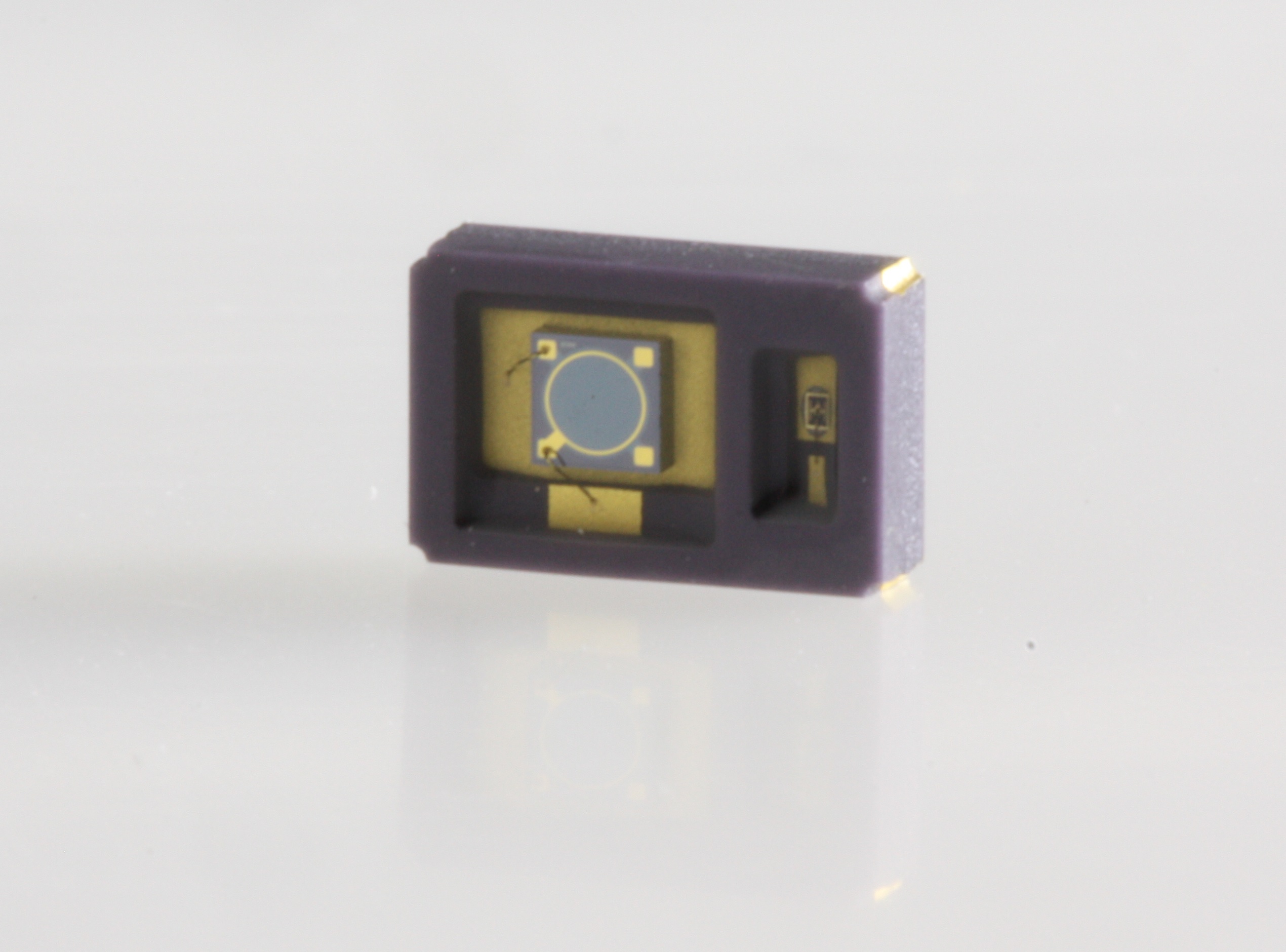 Expanded Surface Mount SWIR Reflective Sensor Offerings